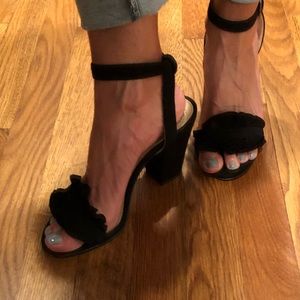 Vince Camuto Suede sandals 👡